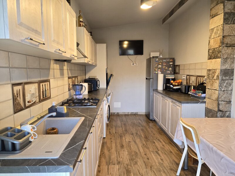 Nicolae Grigorescu, 5 minute metrou, chiar la statuie, casa si teren 500 mp