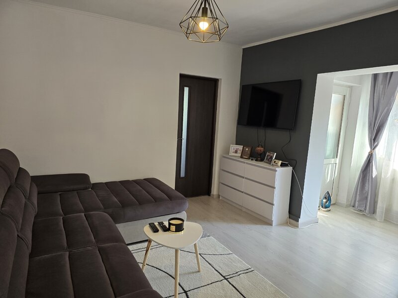 Nicolae Grigorescu, 5 minute metrou, chiar la statuie, casa si teren 500 mp