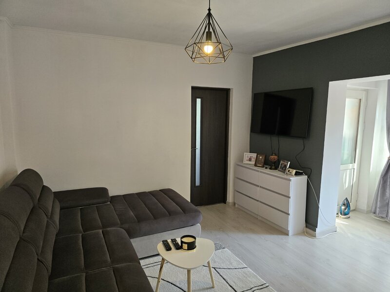 Nicolae Grigorescu, 5 minute metrou, chiar la statuie, casa si teren 500 mp