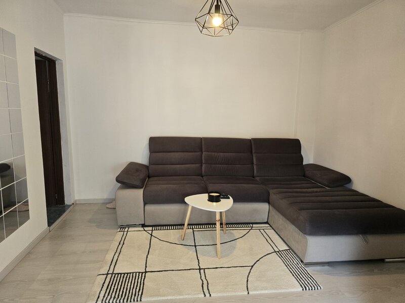 Nicolae Grigorescu, 5 minute metrou, chiar la statuie, casa si teren 500 mp