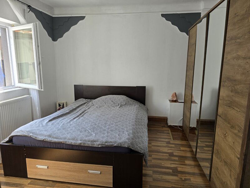 Nicolae Grigorescu, 5 minute metrou, chiar la statuie, casa si teren 500 mp